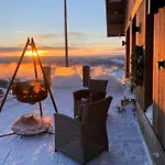 Ski-inski-out In Hafjell With View Øyer