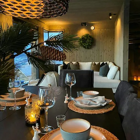 Ski-Inski-Out Cabin In Hafjell With View Øyer