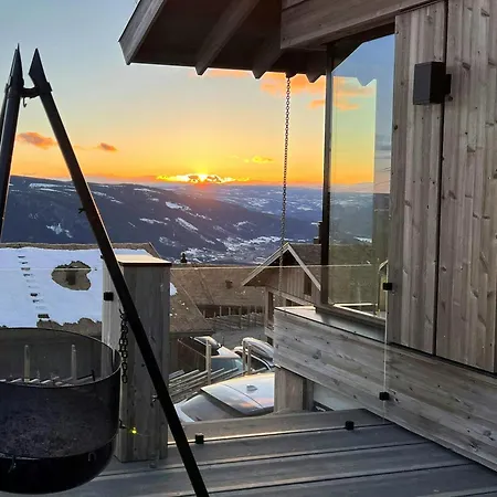 Dom wakacyjny Ski-inski-out In Hafjell With View